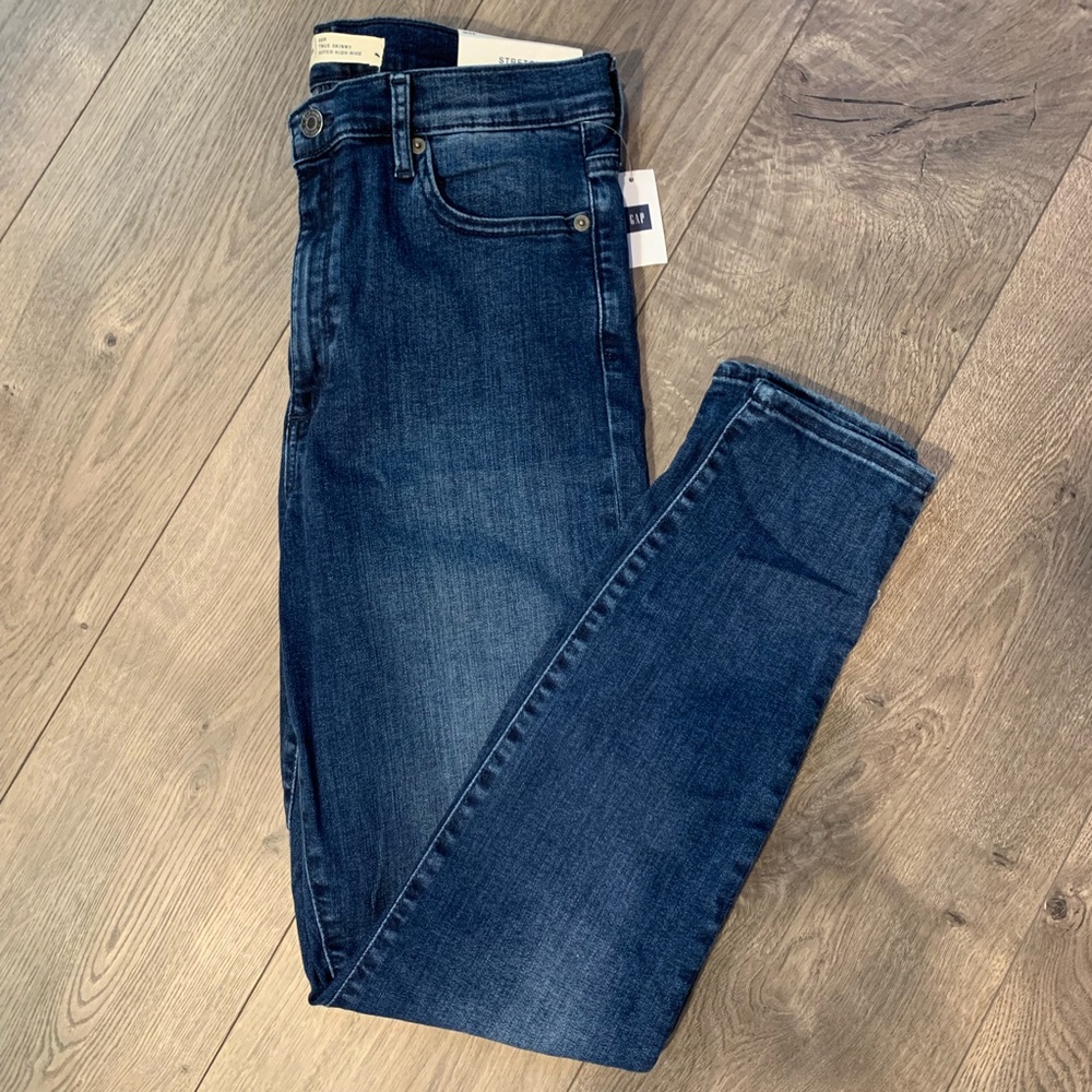 Gap Crop Jeans - size 30R (never worn with tags)